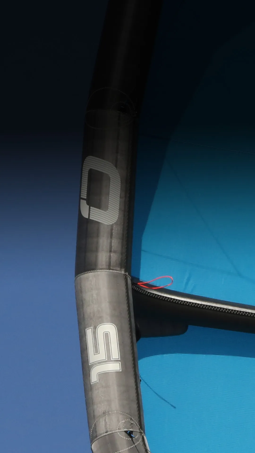 6–9m:
Built tough with robust Teijin Triple Ripstop Dacron leading edge and struts
