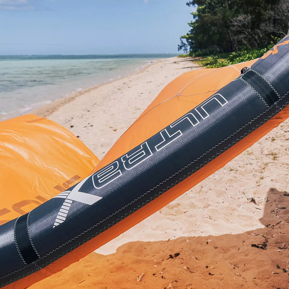 LIGHTER WEIGHT PERFORMANCE DACRON
The newly integrated 125g performance dacron material on the leadi