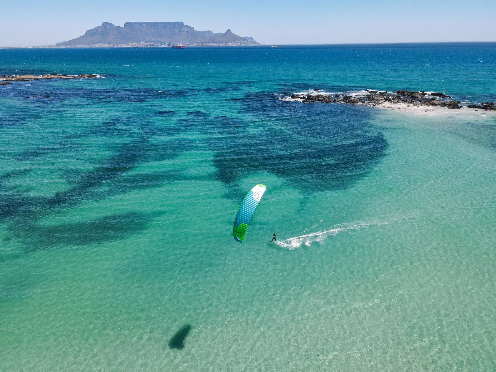 MACH1 VS CHRONO: ROZDÍLY VE VÝKONU A OVLÁDÁNÍ