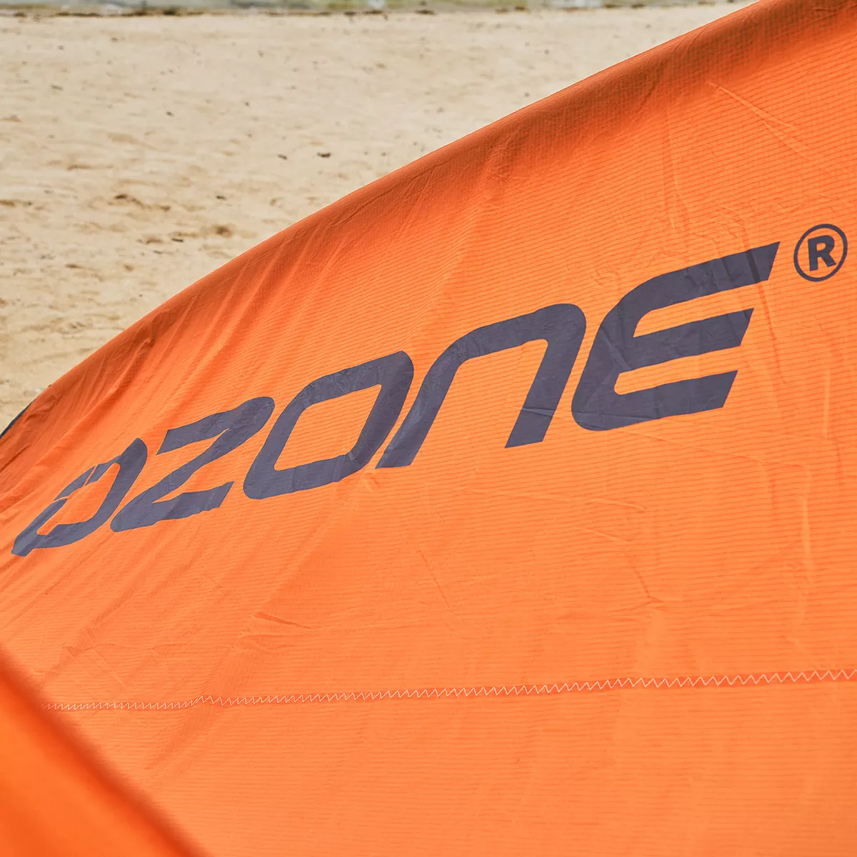 LIGHTER WEIGHT CANOPY
Utilising the weight saving properties of the latest 46g double ripstop Teijin